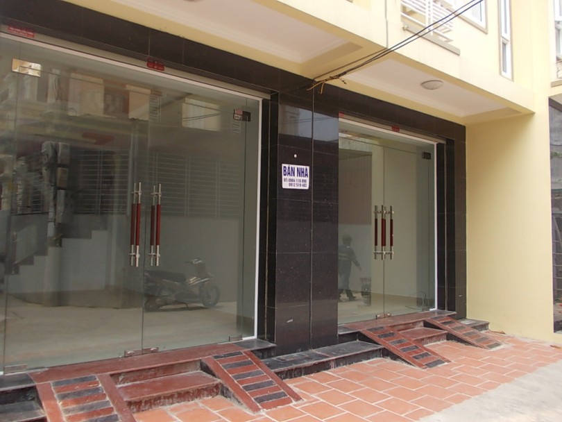 Cửa thủy lực bền đẹp