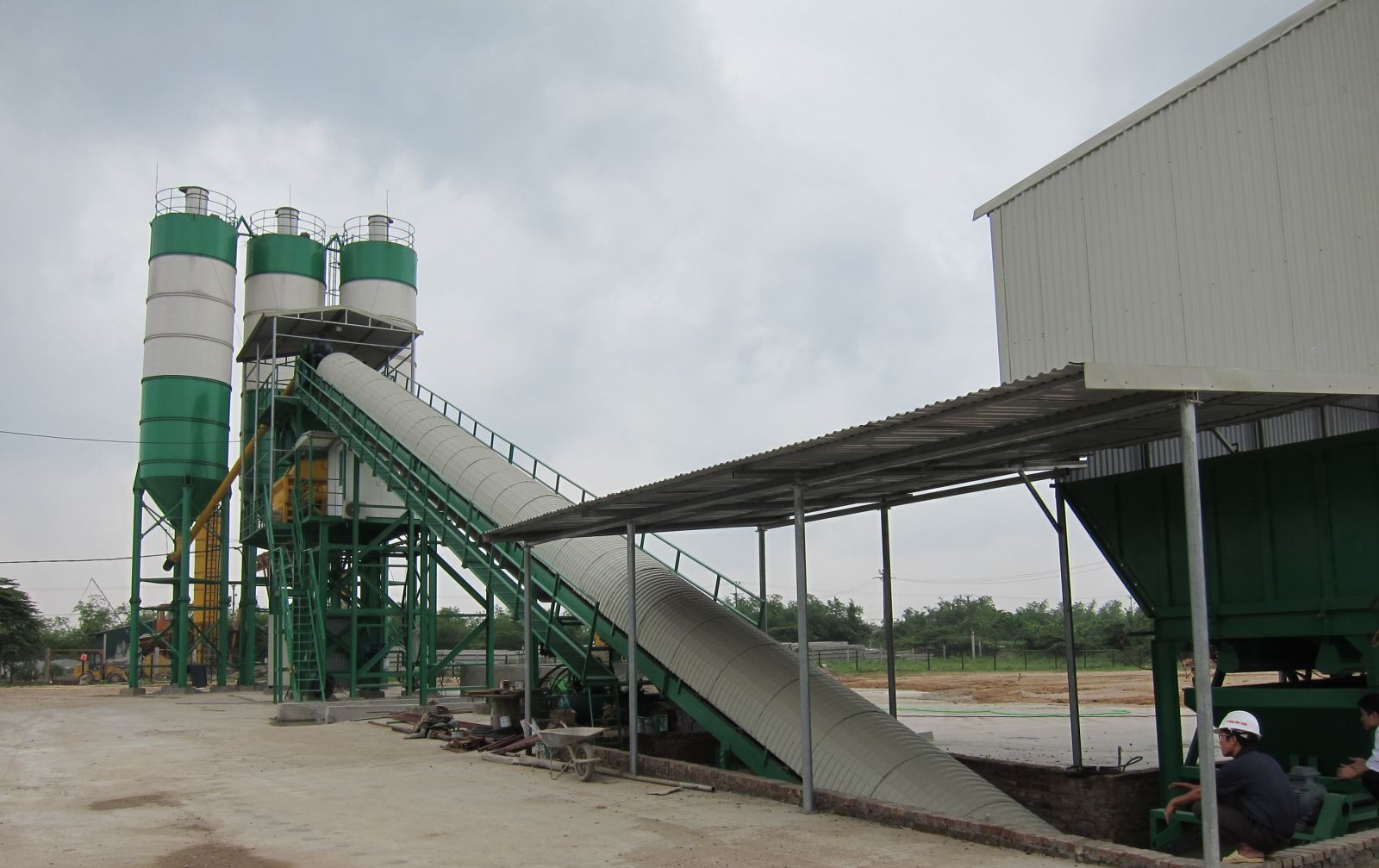 Trạm trộn bê tông xi măng 120m3/h
